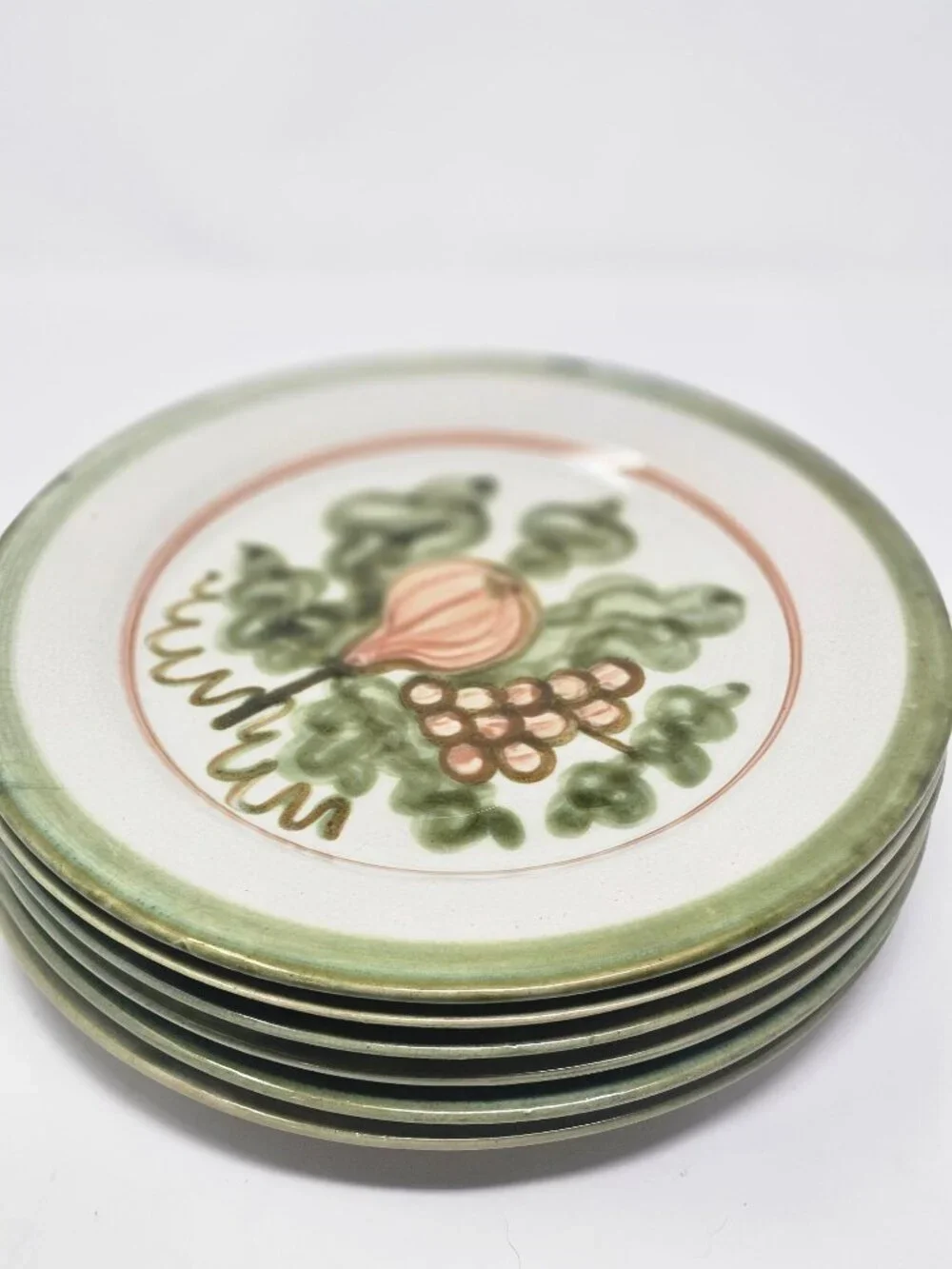 John B Taylor Louisville Stoneware Harvest Pear and Grapes 10 inch Set of 6 Plat
